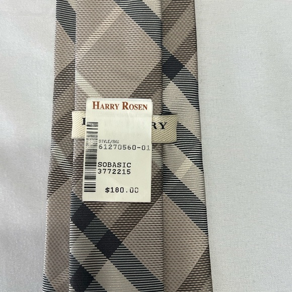 Burberry tie collection - Picture 7 of 8